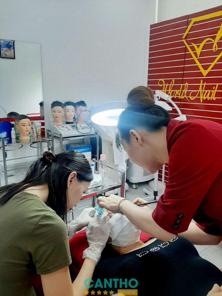 Khóa học phun xăm thẩm mỹ tại World Nail School