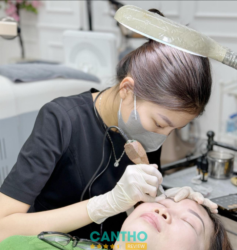 Thẩm Mỹ Anna Trần đào tạo nghề phun xăm thẩm mỹ tại Cần Thơ