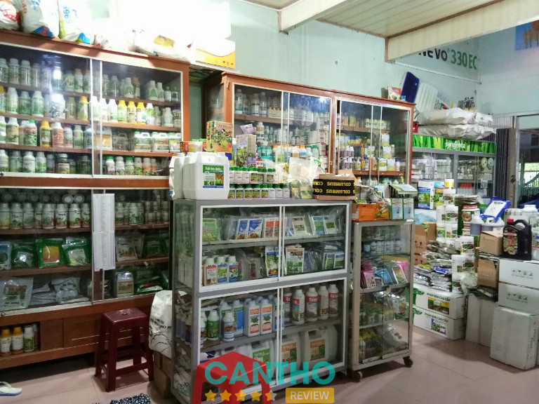 Cửa Hàng Vật Tư Nông Nghiệp Khuya