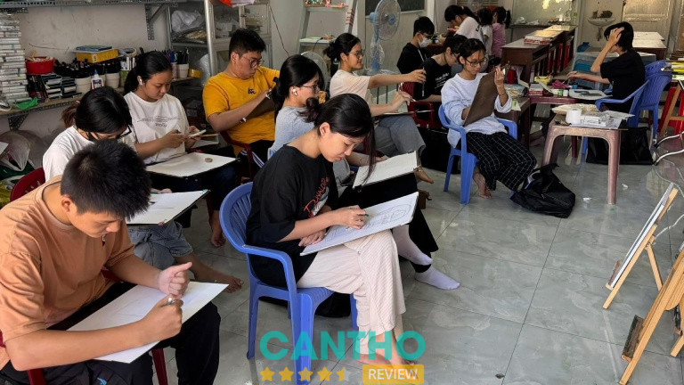Lớp vẽ - Luyện thi Cô Ngân là Địa chỉ dạy vẽ ở Cần Thơ uy tín