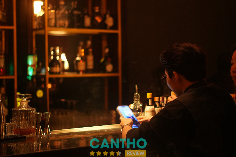 Déjà Vu Cocktail & Wine Bar