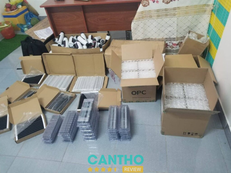 Linh Khôi Luân nạp mực máy in ở Cần Thơ 