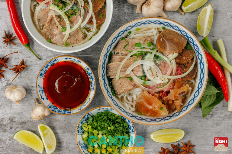 Tô phở trộn lạ miệng tại Phở Nghi Cần Thơ