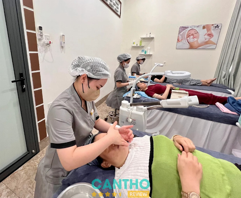 Thẩm mỹ viện Ngã Bảy