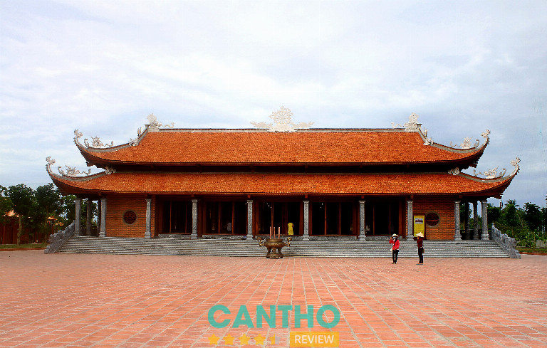 Chánh điện Thiền viện Trúc Lâm Phương Nam