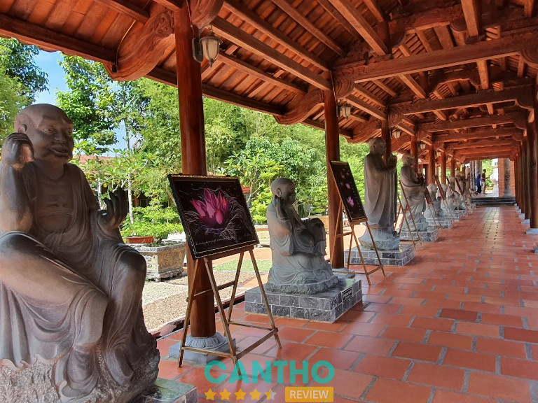 Tham quan tượng các vị La Hán