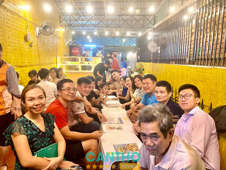 không gian quán Chè Cô Chu