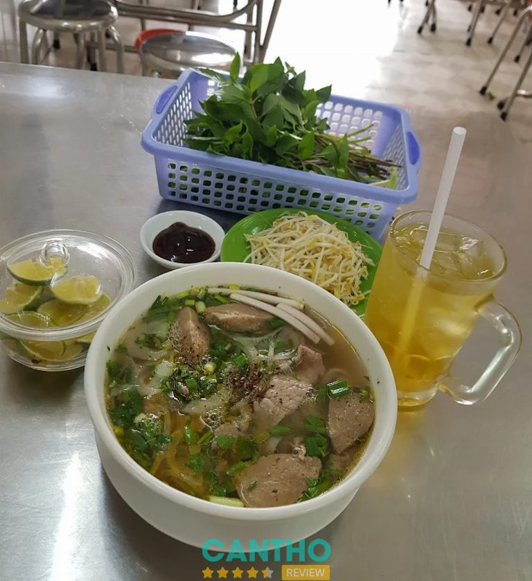 Quán ăn sáng ở Ninh Kiều Cần Thơ - Phở Nga
