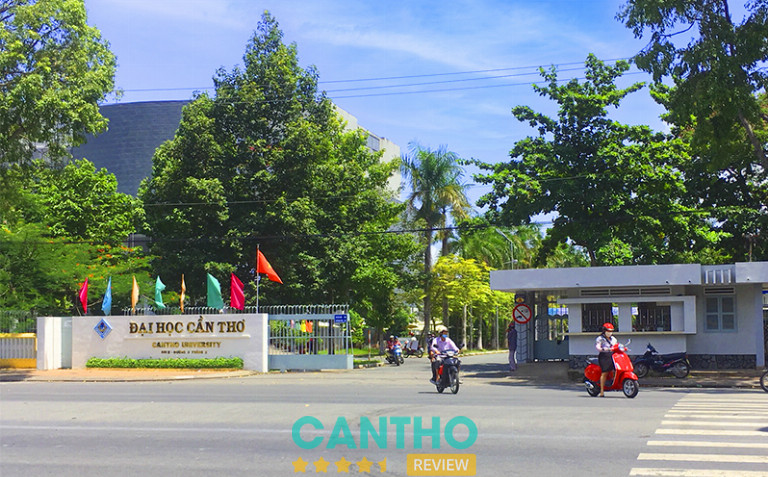 Cổng trường Đại học Cần Thơ, biểu tượng cho truyền thống 'miền đất học' và cốt cách tri thức của vùng đất Tây Đô.