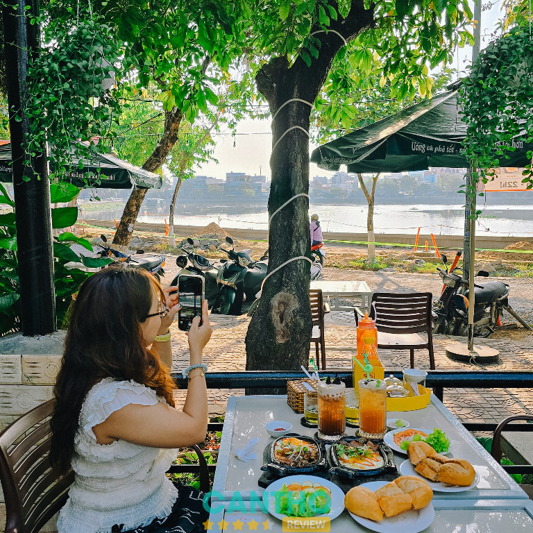 Thưởng thức món ăn bên Hồ Xáng Thổi