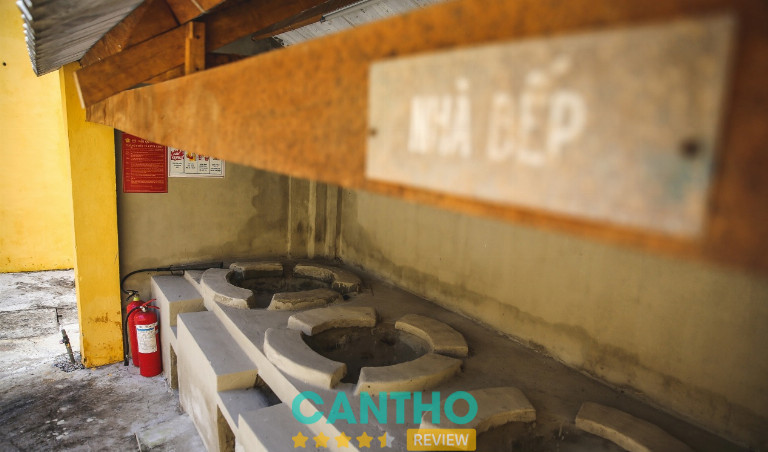 Khu nấu ăn xưa tại di tích Khám Lớn Cần Thơ