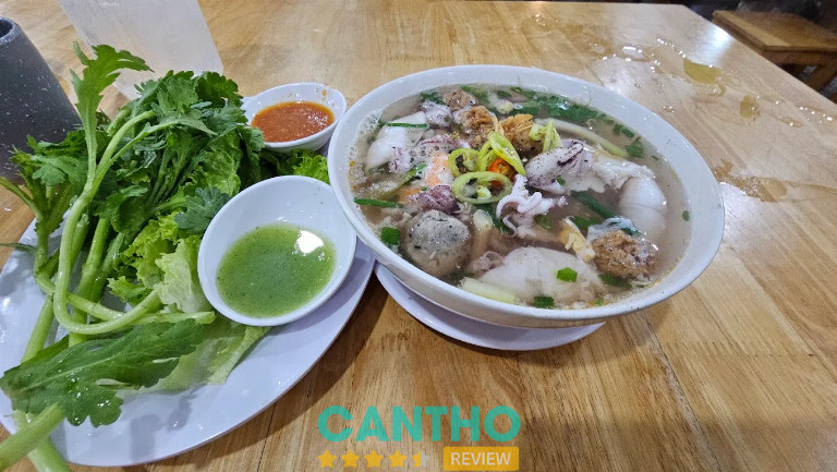 Quán hủ tiếu mực ở Cần Thơ