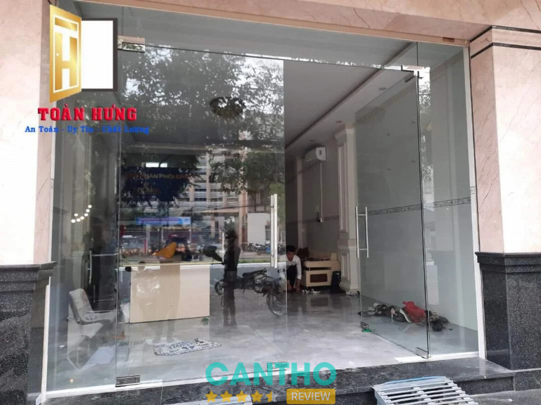 cửa kính cường lực Cần Thơ 