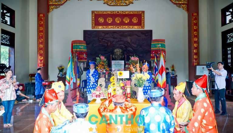 Lễ giỗ diễn ra tại khu tưởng niệm Thủ khoa Bùi Hữu Nghĩa