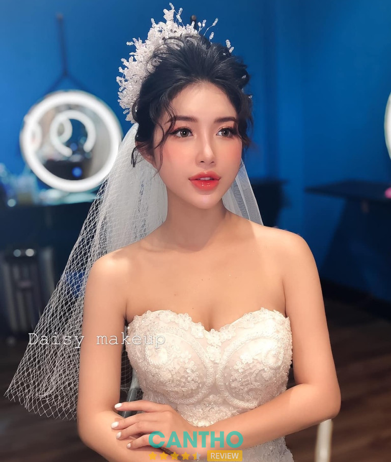 Tiệm trang điểm cô dâu ở Ngã Bảy Kim Daisy Studio