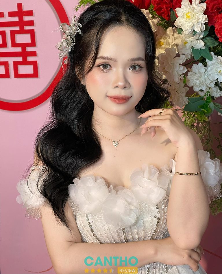 Mai Trần Bridal trang điểm cô dâu ở Sóc Trăng