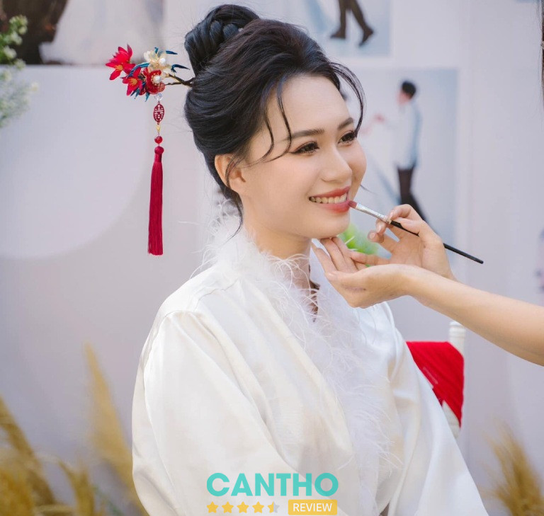 Tiệm trang điểm cô dâu Vị Thanh Đặng Triều Wedding