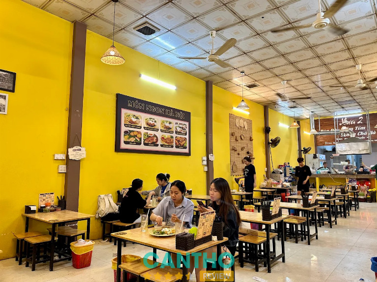 Quán Xưa 2 bán bún chả Hà Nội ở Cần Thơ