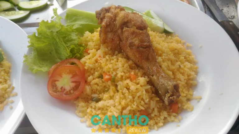 Quán cơm gà xối mỡ ở Cần Thơ