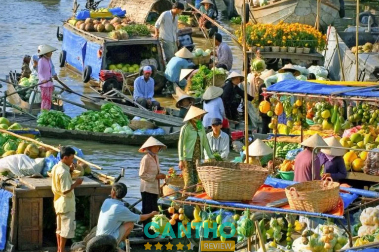 Chợ nổi Phong Điền