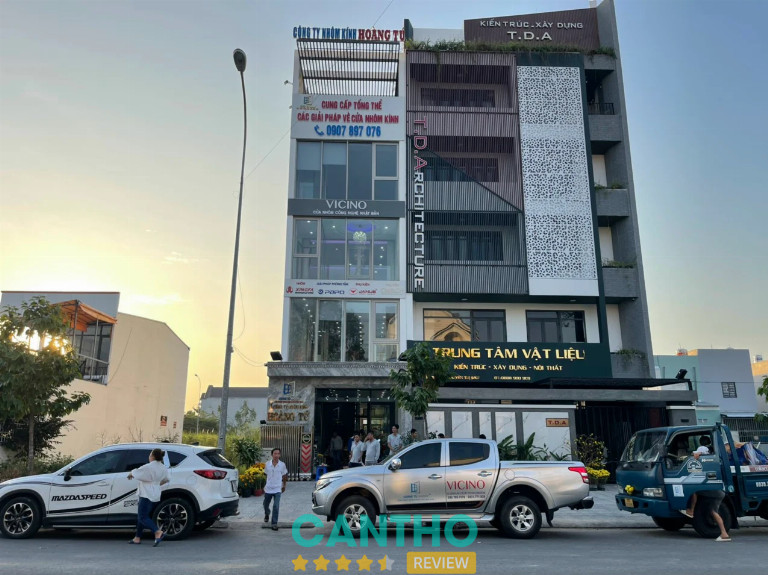 Nhôm Kính Hoàng Tú thi công cầu thang kính tại Cần Thơ 