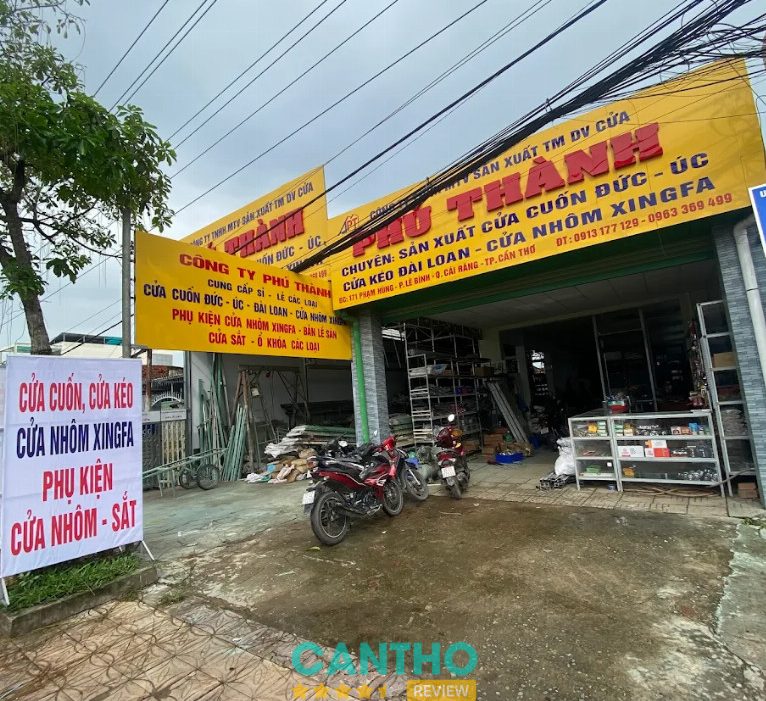 Công ty Phú Thành thi công cầu thang kính cường lực ở Cần Thơ 