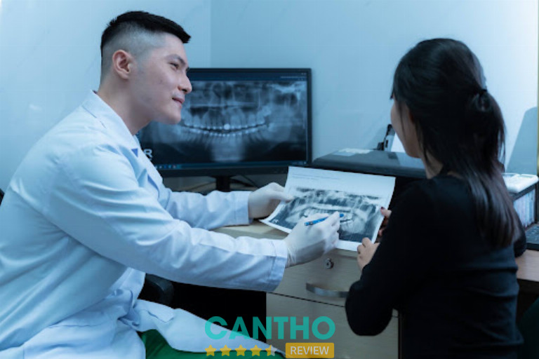 Bọc răng sứ được cân nhắc cho răng sứt mẻ, đổi màu hoặc suy giảm cấu trúc